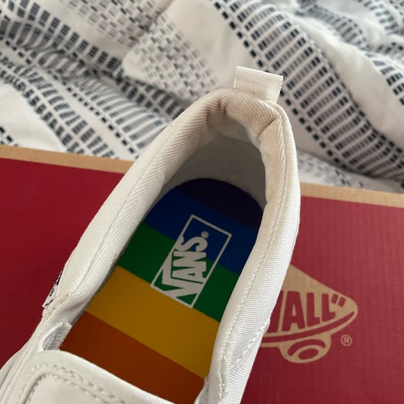 VANS Slip-Ons - Picture 3 of 5